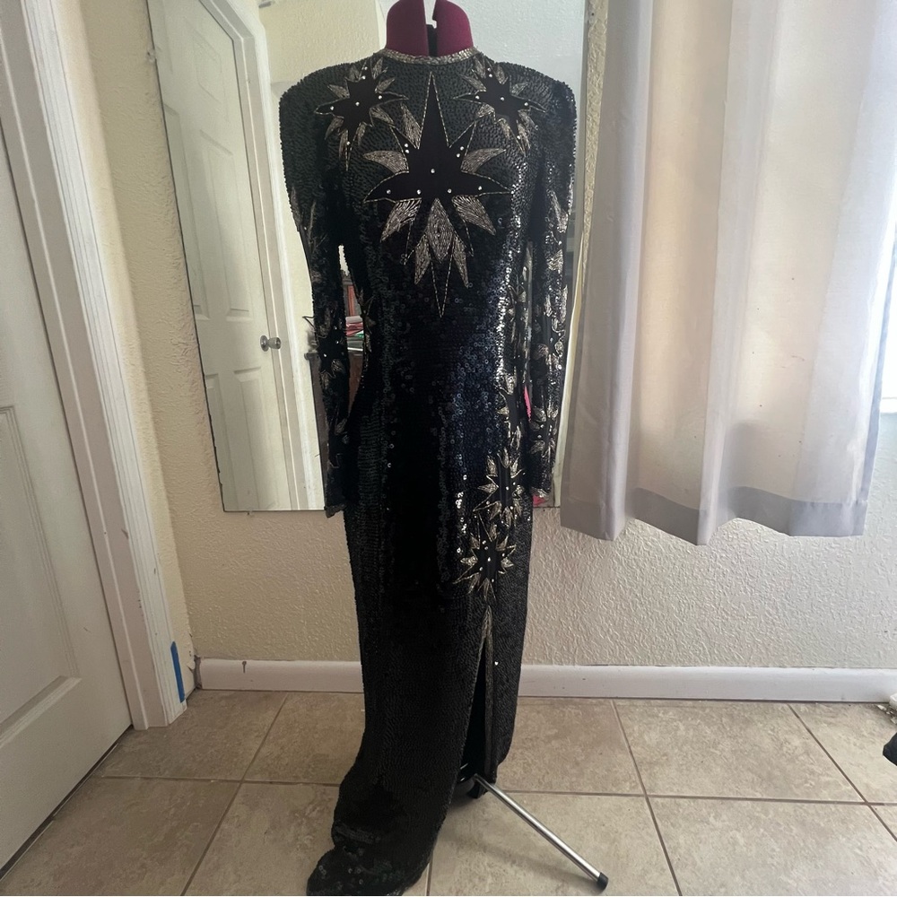 Stephen YearickElegant Black and Silver Sequin Dress